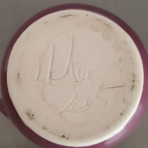 Naher Clay in Motion Purple Passion Handwarmer Mug Cup Left Hand Signed 14 oz - Picture 6 of 9